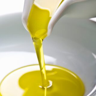 Kosmetiikan perusöljyt ja kukkaisvedet