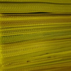 Sekundaerä mehiläisvahakynttilälevy, keltaisesta punaiseen– 12 kpl n. 1 kg