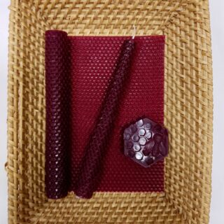 Lahtisen mehiläisvahakynttilälevy Tumma Viinirypäle