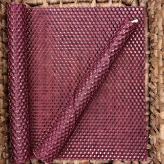 Lahtisen mehiläisvahakynttilälevy, Marjanpunainen