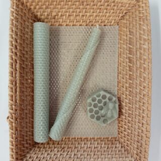 UUTUUS VÄRI! Lahtisen mehiläisvahakynttilälevy, Naava