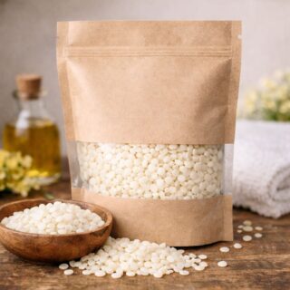 valkoinen mehiläisvaha rakeena kosmetiikkaan